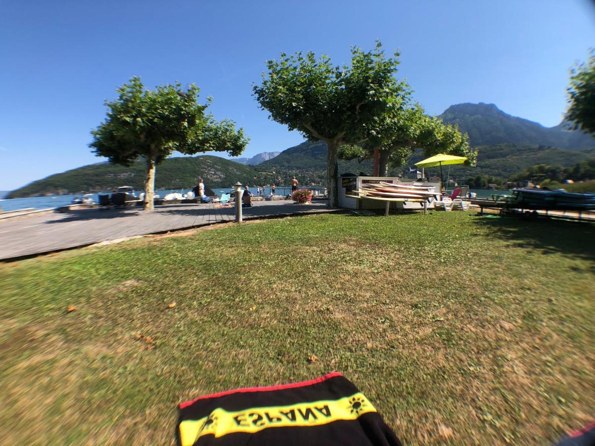 Logement Atypique Avec Vue Unique Panoramique Sur Le Lac D'Annecy, Dans Une Residence Avec Plage Et Ponton Privee Sur La Commune De Duingt Exterior foto